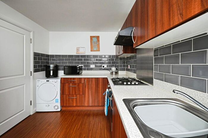 3 Bedroom End Of Terrace House For Sale In Gressingham Close, Forest Town, Mansfield, Nottinghamshire, NG19