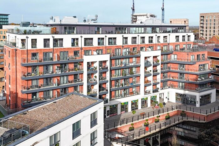 2 Bedroom Apartment For Sale In Waterside Court, The Colonnade, Maidenhead, Berkshire, SL6