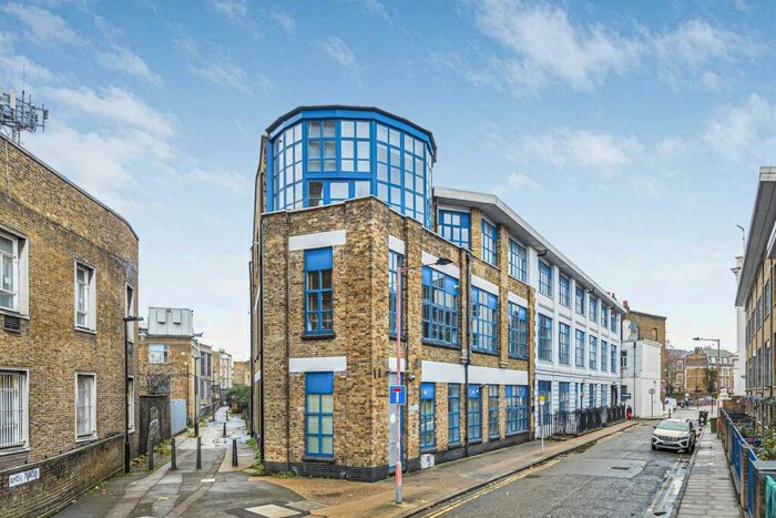 2 Bedroom Duplex To Rent In Birchfield Street, Canary Wharf, Limehouse, London, E14