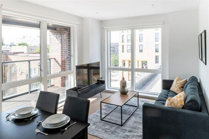 1 Bedroom Flat To Rent In Pechora Way, London, E14
