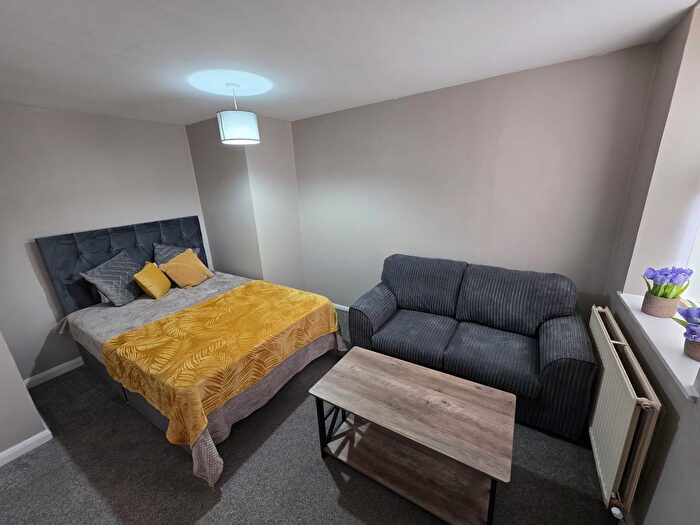 Studio To Rent In C High Town Road, Luton, LU2