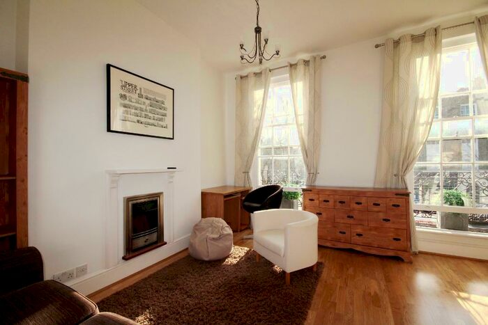 1 Bedroom Flat To Rent In Amwell Street, Clerkenwell, London, EC1R