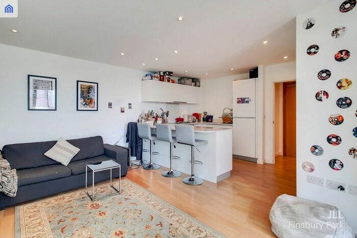 2 Bedroom Flat To Rent In Goodchild Road, London, N4
