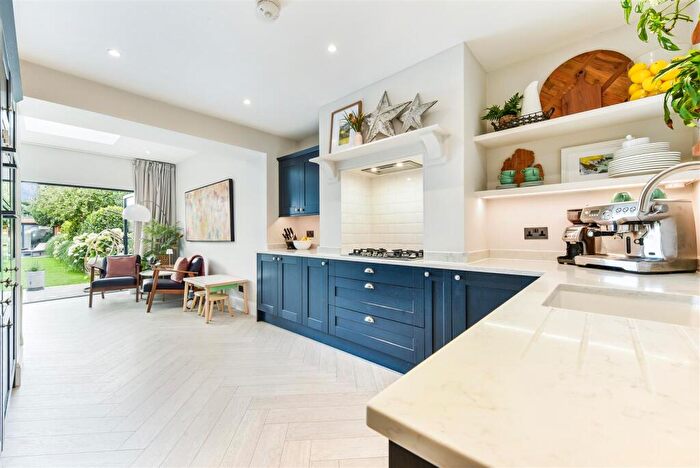 4 Bedroom Semi Detached House For Sale In Cleveland Road, Chichester, PO19