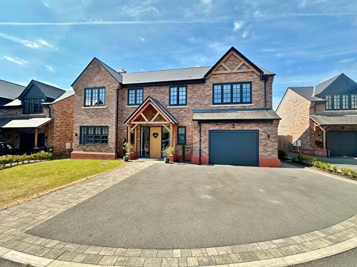 5 Bedroom Detached House For Sale In Stables Close, Thornton Hough, Wirral, CH63