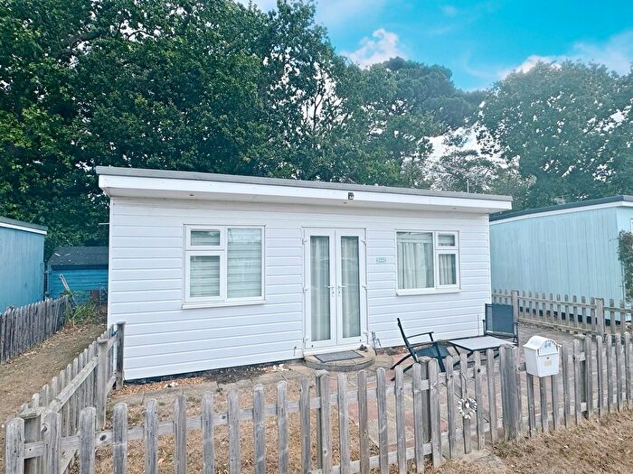 2 Bedroom Mobile/park Home For Sale In Beach Road, Snettisham, King's Lynn, PE31