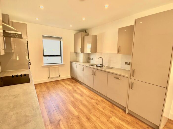 4 Bedroom Town House To Rent In Darbyshire Road Wellesley, GU11