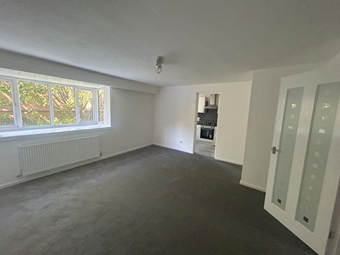 2 Bedroom Flat To Rent In Allendale Close, London, SE5