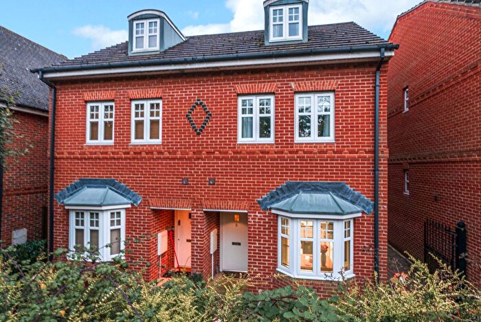 4 Bedroom Semi-Detached House To Rent In Skylark Way, Shinfield, Reading, Berkshire, RG2