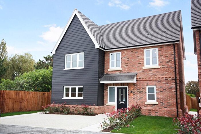 4 Bedroom Detached House For Sale In North Drive, Hutton, Brentwood, CM13