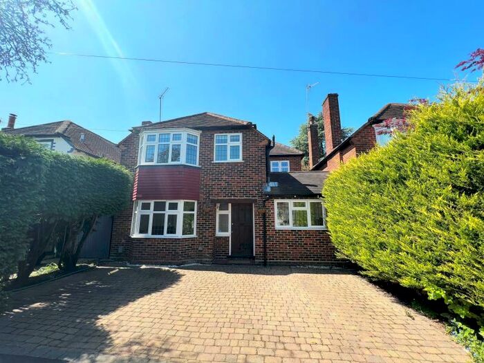 3 Bedroom Detached House To Rent In Horsell, Woking, GU21