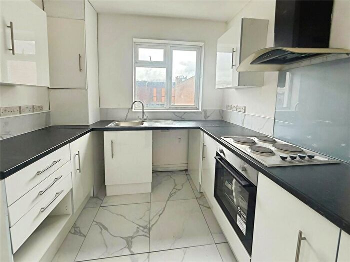 3 Bedroom Flat To Rent In Palmerston Road, Southsea, Hampshire, PO5