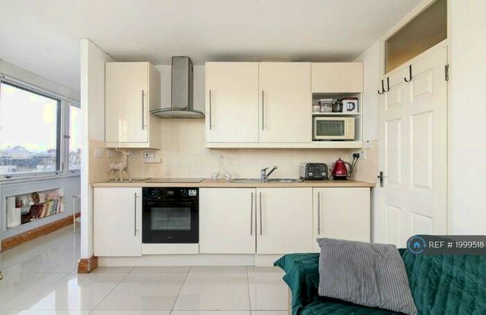 Studio To Rent In Ingrave Street, Clapham Junction, SW11