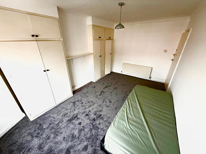 1 Bedroom Semi-Detached House To Rent In Cleveland Gardens, London, NW2