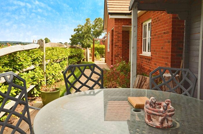 2 Bedroom Bungalow For Sale In Robinson Close, Yapton, Arundel, BN18