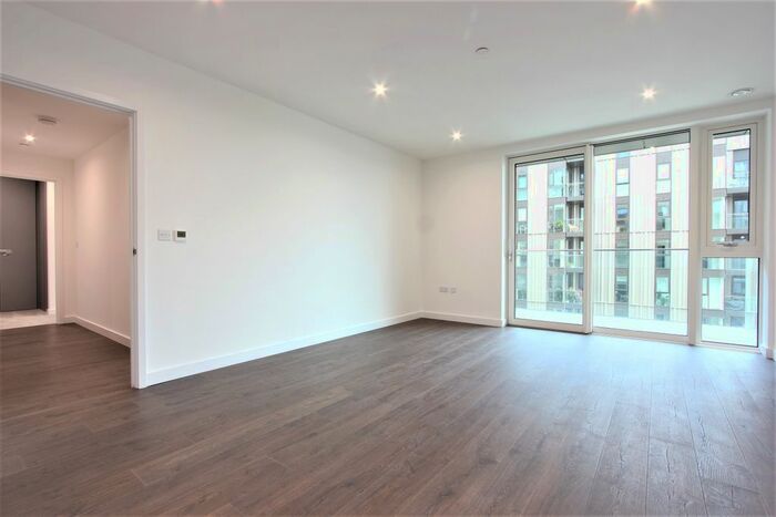 2 Bedroom Flat To Rent In Hartingtons Court, Coster Avenue, London, N4