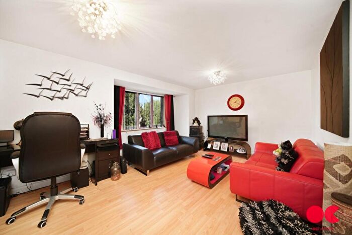 1 Bedroom Flat For Sale In London Road, Romford, RM7