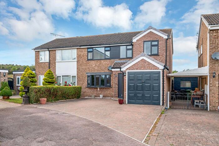 5 Bedroom Semi-Detached House For Sale In Welland Way, Oakham, LE15