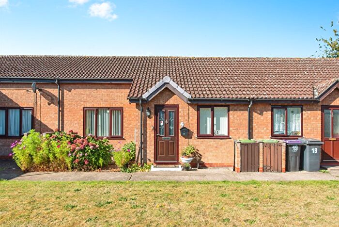 2 Bedroom Terraced Bungalow For Sale In Osborn Way, Heckington, Sleaford, NG34