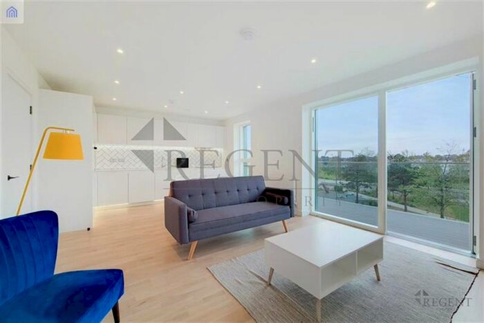 2 Bedroom Flat To Rent In Watson House, Greenleaf Walk UB1