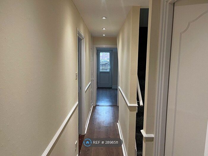 3 Bedroom Terraced House To Rent In Leitholm Close, Hull, HU7