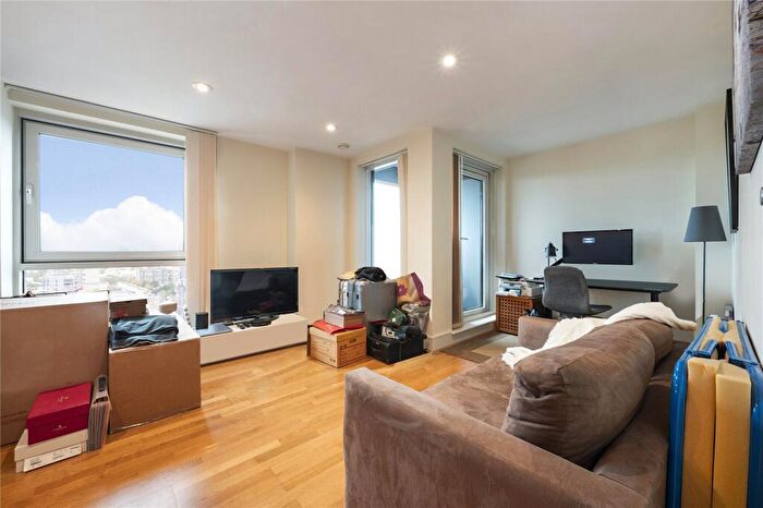 1 Bedroom Flat To Rent In Wharfside Point South, Prestons Road, E14