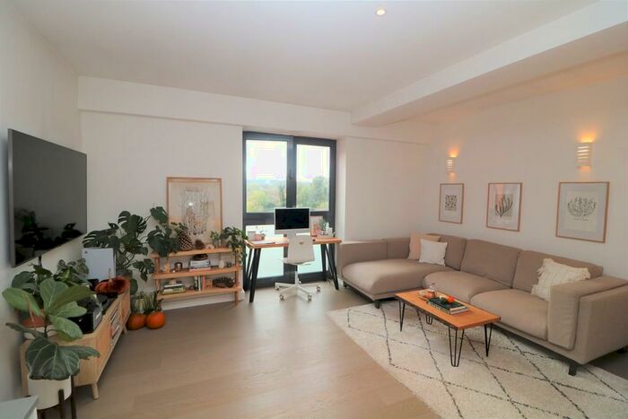 2 Bedroom Apartment To Rent In London Road, Dorking, RH4