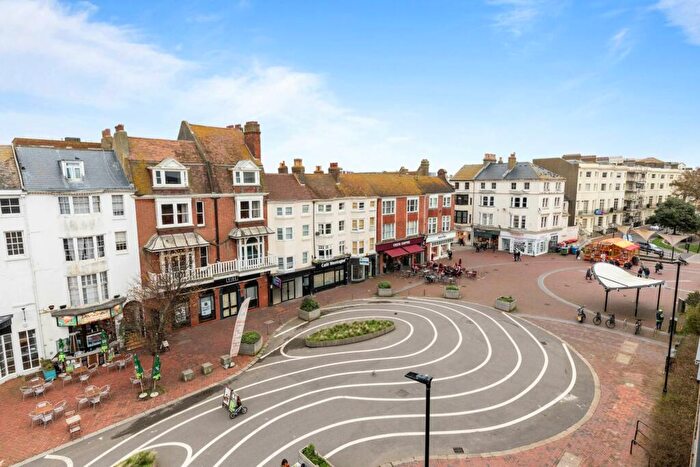 1 Bedroom Flat To Rent In Oceanview Heights, Montague Place, BN11