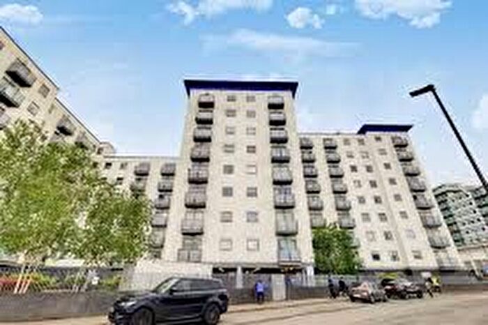 2 Bedroom Flat To Rent In Prince Regent Road, Hounslow, TW3