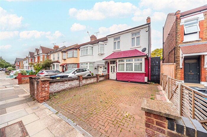4 Bedroom End Terrace House For Sale In Warwick Road, London, N11