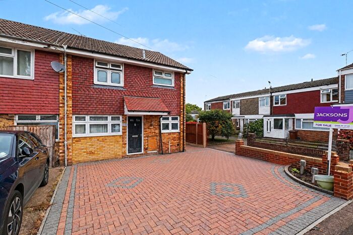 3 Bedroom End Of Terrace House For Sale In Beke Road, Gillingham, ME8
