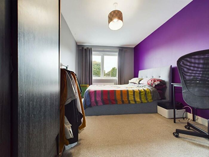 1 Bedroom Apartment For Sale In Old Road, Chatham, ME4