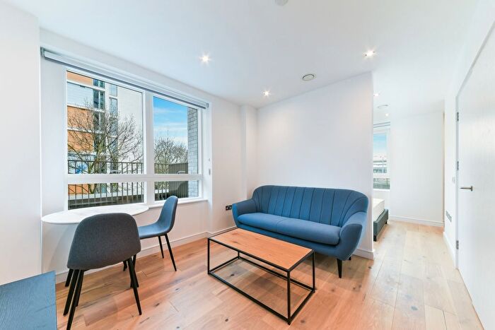 Studio To Rent In Grant Road, Clapham, London, SW11