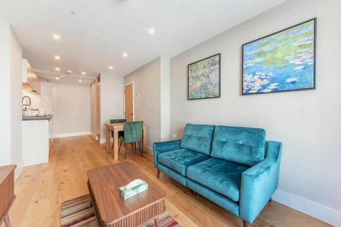 2 Bedroom Flat To Rent In Fulham Road, Chelsea, London, SW10