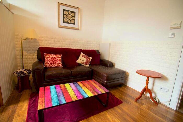 1 Bedroom Flat To Rent In George Street, Floor Left, AB25