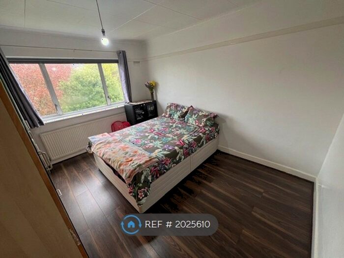 2 Bedroom Maisonette To Rent In Shaftesbury Avenue, South Harrow, Harrow, HA2