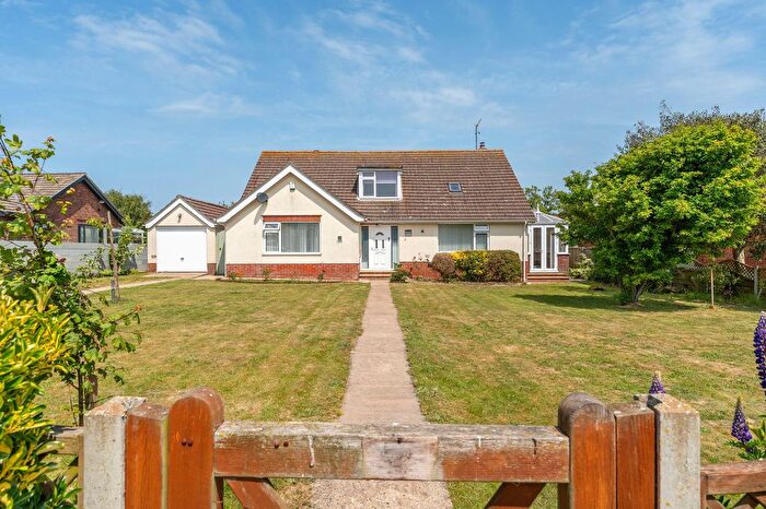 5 Bedroom Detached Bungalow For Sale In Meadow Drive, Mundesley, NR11