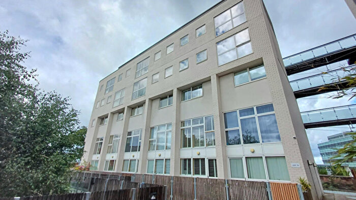 3 Bedroom Apartment For Sale In Broad Road, Sale, M33