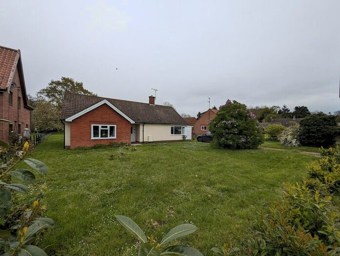 3 Bedroom Detached Bungalow To Rent In High Street, Yoxford, IP17