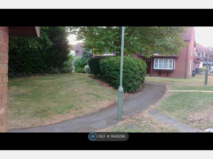 2 Bedroom End Of Terrace House To Rent In Ammanford Green, London, NW9