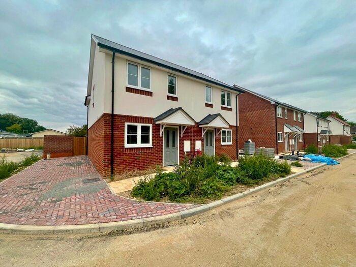 2 Bedroom Semi-Detached House To Rent In Shaw Close, Fowlmere, SG8