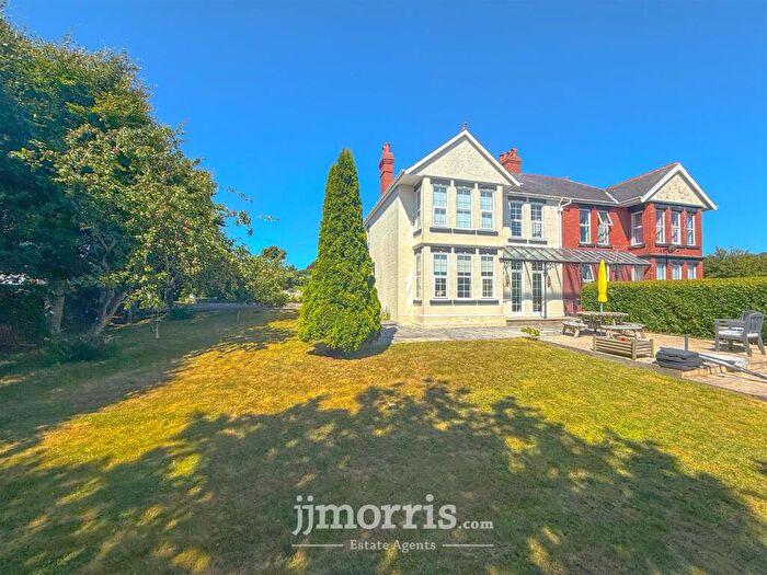 3 Bedroom Semi-Detached House For Sale In Verwig Road, Cardigan, SA43