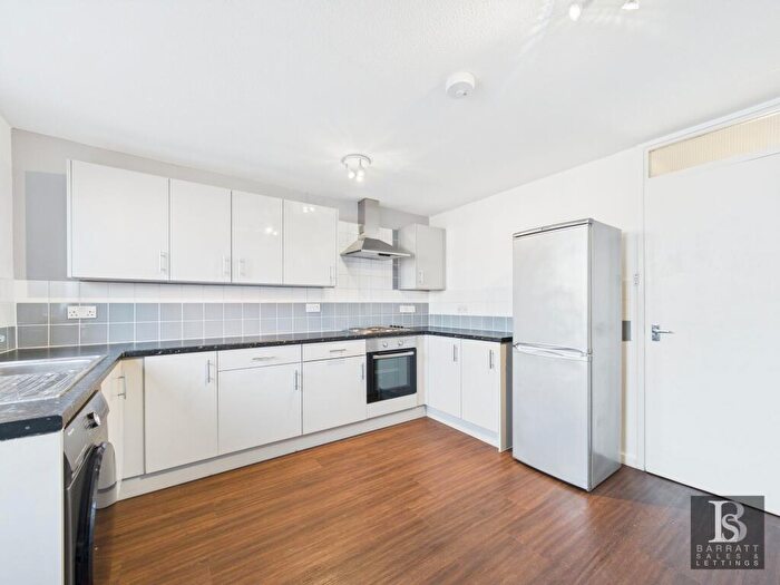 3 Bedroom Terraced House To Rent In Cheviot Road, Slough, SL3