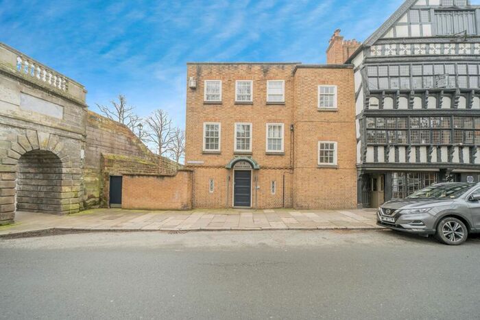 Studio To Rent In Lower Bridge Street, Chester, CH1