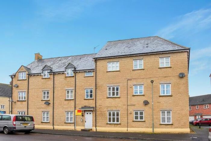2 Bedroom Apartment To Rent In Cherry Tree Way, Shilton Park, OX18