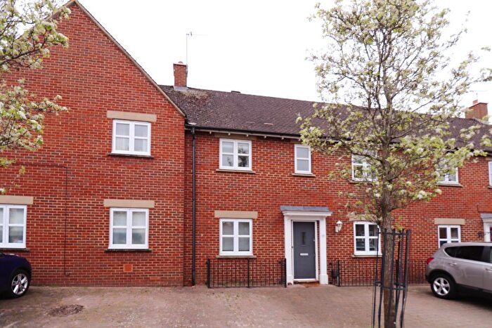 3 Bedroom Terraced House To Rent In Dunvant Road, Swindon, SN25