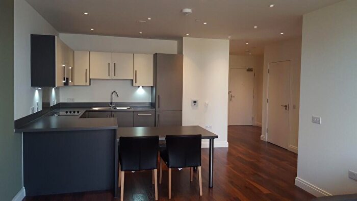 2 Bedroom Apartment To Rent In New Village Avenue, London, E14