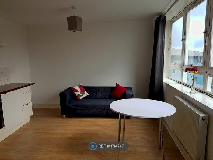 1 Bedroom Flat To Rent In East Point, London, SE1