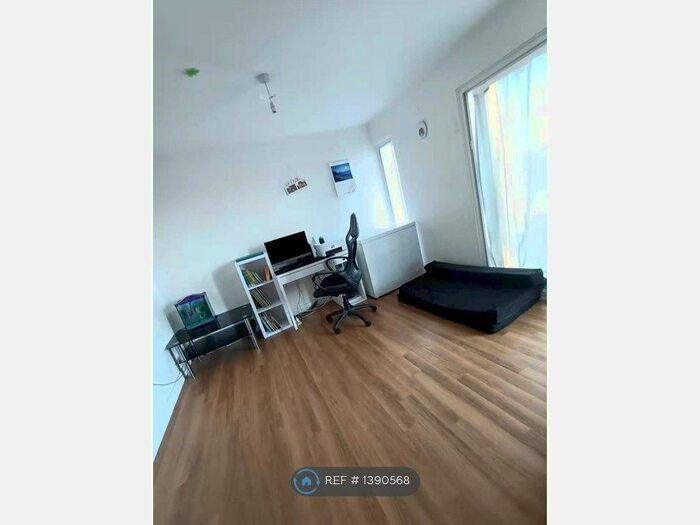 2 Bedroom Flat To Rent In Axis House, London, SE13