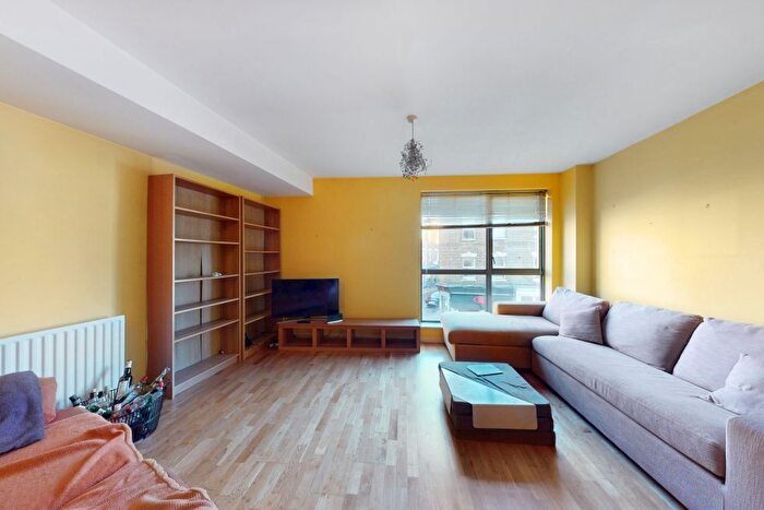 1 Bedroom Flat To Rent In Boleyn Road, London, N16